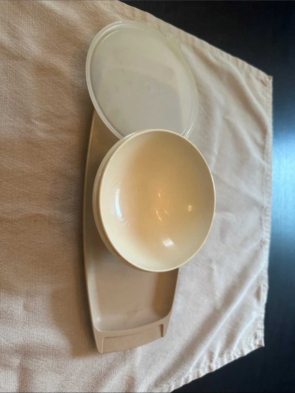Tupperware Beige/Cream Plastic Serving Bowl Set with Lids